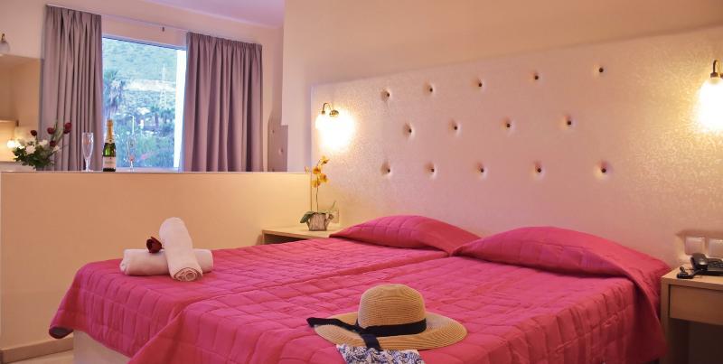 Eri Beach & Village Hotel خيرسونِسوس المظهر الخارجي الصورة